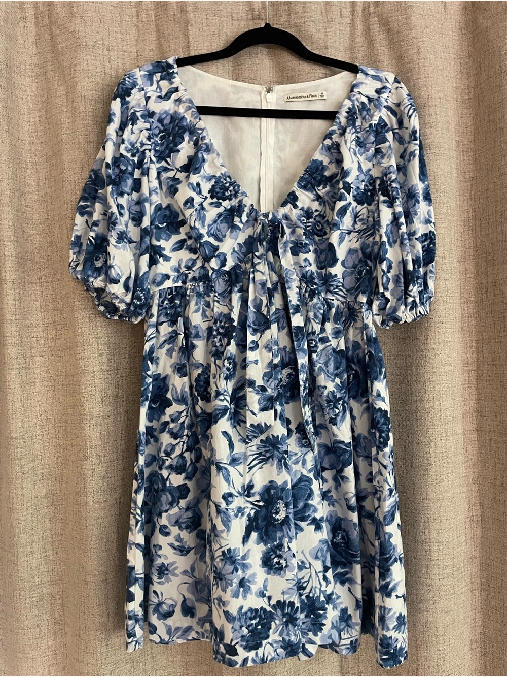 Abercrombie & Fitch White and Blue Floral Puff-Sleeve Dress